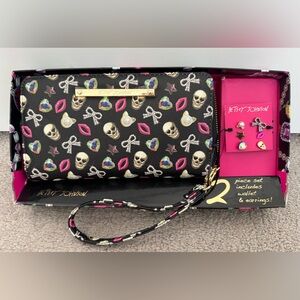 Betsey Johnson Black Skull and Bow Wristlet Wallet set with earrings BNIB
